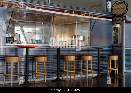 MULHOUSE, FRANCE, 26 juin 2021 : Restaurant à la Cité du train. Anciennement nommé Musée du chemin de fer français, c'est le plus grand musée du chemin de fer de Banque D'Images