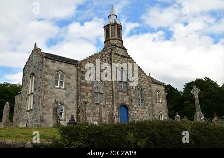 Vue extérieure d'une église rurale isolée dans le village d'Ardchattan sur la rive du Loch Etive dans les montagnes occidentales de l'Écosse. Banque D'Images