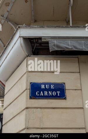 SABLE, FRANCE - 22 juillet 2021 : une vue du logo de la route de style français, village romantique et touristique de sable, France Banque D'Images