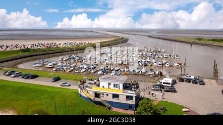 Vue sur le port de Benersiel, mer du Nord, Allemagne Banque D'Images