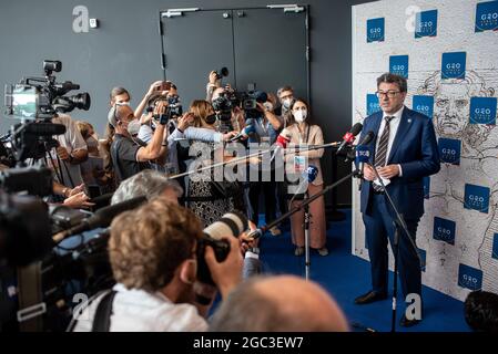 Trieste, Italie. 05 août 2021. Conférence de presse de la ministre Giancarlo Giorgetti après la réunion ministérielle transformation numérique pour la relance de l'économie, présidée par le sous-secrétaire Anna Ascani le 5 août 2021 au Centre de congrès de Trieste, en Italie. (Photo de Claudia Calderone/Pacific Press/Sipa USA) Credit: SIPA USA/Alay Live News Banque D'Images