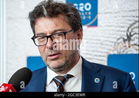 Trieste, Italie. 05 août 2021. Conférence de presse de la ministre Giancarlo Giorgetti après la réunion ministérielle transformation numérique pour la relance de l'économie, présidée par le sous-secrétaire Anna Ascani le 5 août 2021 au Centre de congrès de Trieste, en Italie. (Photo de Claudia Calderone/Pacific Press/Sipa USA) Credit: SIPA USA/Alay Live News Banque D'Images