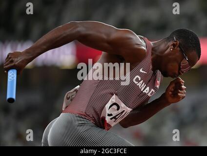 Tokyo, Japon. 6 août 2021. Aaron Brown, d'équipe Canada, participe à la finale du relais masculin de 4x100 m aux Jeux olympiques de Tokyo en 2020, à Tokyo, au Japon, le 6 août 2021. Credit: Jia Yuchen/Xinhua/Alay Live News Banque D'Images