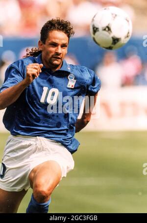 Le 17 juillet 1994, en finale de la Coupe du monde aux États-Unis, Roberto Baggio vit l’un des moments les plus cruels de l’histoire du football. , Après 120 minutes sans but face au Brésil, la finale