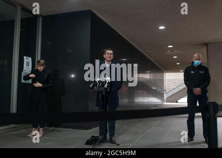 Melbourne, Australie. 7 août 2021. Le premier ministre victorien Daniel Andrews s'adresse au public deux jours avant le sixième confinement de l'État après que 29 cas aient été annoncés pour la journée, soulignant la nécessité d'être testé si l'on présente des symptômes. Credit: Jay Kogler/Alay Live News Banque D'Images