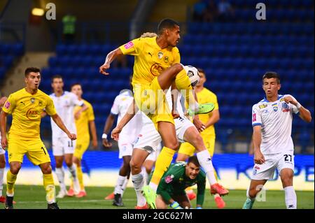 Kharkiv, Ukraine - 6 août 2021 : Fabinho en attaque. Le match de football du championnat UPL Metallist 1925 vs Chornomorec Banque D'Images