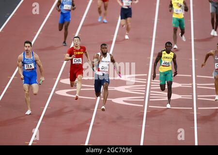 Tokyo, Japon. 06e août 2021. Filippo TORTU (ITA) remporte la médaille d'or pour l'Italie, Nethaneel MITCHELL-BLAKE (GBR) 2e médaille d'argent pour la Grande-Bretagne pendant les Jeux Olympiques Tokyo 2020, Athletics Mens 4x100m Relay final le 6 août 2021 au Stade Olympique à Tokyo, Japon - photo photo Kishimoto / DPPI crédit: Agence photo indépendante/Alamy Live News Banque D'Images