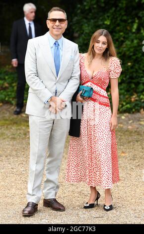 Hampshire, Royaume-Uni. 07e août 2021. 7 août 2021 Keeley Hazell et David Walliams au mariage de Ant McPartlin et Anne-Marie Corbett, Église St Michael's, Heckfield, Hampshire. Crédit: Doug Peters/EMPICS/Alamy Live News crédit: Doug Peters/Alamy Live News Banque D'Images