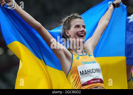 Tokyo, Japon. 7 août 2021. Yaroslava Mahuchikh d'Ukraine célèbre après la finale de saut en hauteur des femmes aux Jeux Olympiques de Tokyo en 2020, à Tokyo, au Japon, le 7 août 2021. Crédit: Li Yibo/Xinhua/Alay Live News Banque D'Images