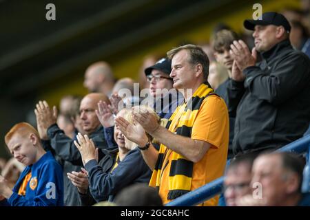 Preston, Royaume-Uni. 07e août 2021. Les fans de Hull City applaudissent leur équipe à Preston, au Royaume-Uni, le 8/7/2021. (Photo de Simon Whitehead/News Images/Sipa USA) crédit: SIPA USA/Alay Live News Banque D'Images