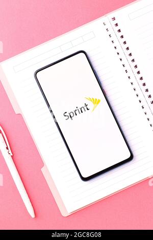 Assam, Inde - 6 août 2021 : image de stock du logo Sprint Corporation sur l'écran du téléphone. Banque D'Images