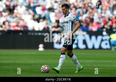 LONDRES, ROYAUME-UNI. LE 7 AOÛT Remo Freuler d'Atalanta contrôle le ballon lors du match amical avant-saison entre West Ham United et Atalanta Bergamasca Calcio au stade de Londres, Stratford, le samedi 7 août 2021. (Credit: Federico Maranesi | MI News) Credit: MI News & Sport /Alay Live News Banque D'Images