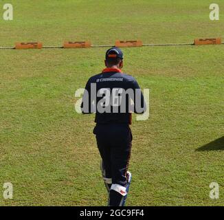 Sri Lanka Cricketer Dinesh Chandimal. Au pittoresque terrain de cricket de l'Army Ordinance. Dombagode. Sri Lanka. Banque D'Images