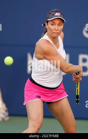 06 août 2021 : Danielle Collins (États-Unis) a battu Elena Rybakina (KAZ) 76(5) 76(4) dans les quarts de finale du Mubadala Silicon Valley Classic à l'Université d'État de San Jose, en Californie. © Mal Taam/TennisClix/CSM Banque D'Images