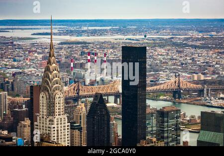 Vue vers le nord depuis l'Empire State Building, New York City, NY, USA Banque D'Images