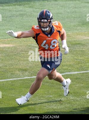 Denver, Colorado, États-Unis. 7 août 2021. Denver Broncos OLB DERREK TUSZKA effectue des exercices pendant le camp d'entraînement au centre de formation de santé UC à Dove Valley, samedi matin. (Image de crédit : © Hector Acevedo/ZUMA Press Wire) Banque D'Images