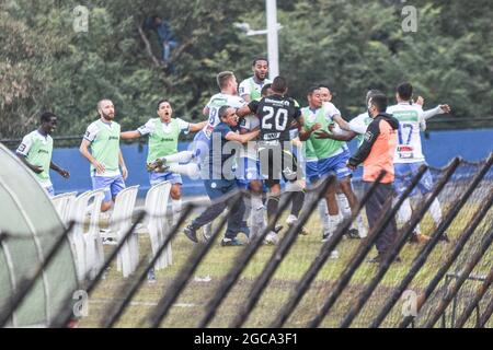 Sorocaba, Sao Paulo, Brésil. 7 août 2021. (SPO) Championnat brésilien de football 4e division : Sao Bento et Portuguesa. 7 août 2021, Sao Bento, Sao Paulo, Brésil: Match de football entre Sao Bento et Portuguesa, valable pour le 10e tour de la première phase du championnat brésilien de football 4e division, tenu au stade Walter Ribeiro, à Sorocaba-SP, samedi (7). Portuguesa a gagné 3-2. (Credit image: © Ronaldo Barreto/TheNEWS2 via ZUMA Press Wire) Banque D'Images