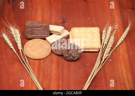 divers types de pains à biscuits délicieux et salés sont adaptés pour les collations, ces pains à biscuits sont faits de blé et de farine. Banque D'Images