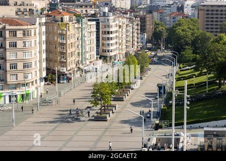 Taksim, Istanbul, Turquie - juin 26 2021 : vue aérienne du centre-ville d'Istanbul, de la place Taksim et du parc Gezi. Destination touristique populaire Banque D'Images