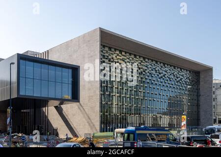 Taksim, Istanbul - Turquie - juin 26 2021 : vue sur le nouveau centre culturel Ataturk (AKM) Banque D'Images