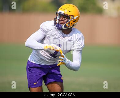 7 août 2021 : le grand récepteur de l'USH Kayshon Boutit (1) saisit un pass pendant la première semaine du camp de football d'automne au centre d'entraînement Charles McClendon de l'USH à Baton Rouge, LA. Jonathan Mailhes/CSM Banque D'Images