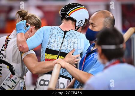 Le cycliste belge Lotte Kopecky quitte la course pendant la course de scratch, première partie de l'Omnium course cycliste féminin le 17 jour de la Tokyo 20 Banque D'Images