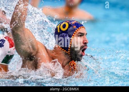 TOKYO, JAPON - AOÛT 8 : Gergo Zalanki de Hongrie, Felipe Perrone d'Espagne pendant le tournoi olympique de Tokyo 2020, la médaille de bronze masculin entre la Hongrie et l'Espagne au centre de Tatsumi Waterpolo le 8 août 2021 à Tokyo, Japon (photo de Marcel ter Bals/Orange Pictures) Banque D'Images