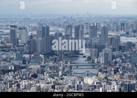 Tokio, Japon. 07e août 2021. Vue sur Tokyo depuis Tokyo Skytree, tour de télévision dans la capitale japonaise Tokyo. Credit: Marijan Murat/dpa/Alamy Live News Banque D'Images