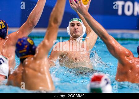 TOKYO, JAPON - 8 AOÛT : Alejandro Bustos d'Espagne, Marc Larumbe d'Espagne, Marton Vamos de Hongrie, Blai Mallarach d'Espagne pendant le tournoi olympique de Tokyo 2020 Médaille de bronze masculin entre la Hongrie et l'Espagne au Centre de Tatsumi Waterpolo le 8 août 2021 à Tokyo, Japon (photo de Marcel ter Bals/Orange Pictures) Banque D'Images