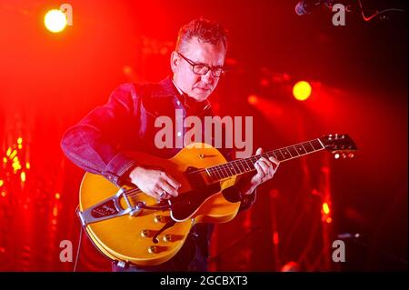 Richard Hawley se présentant en direct à Sheffield Arena , Sheffield Banque D'Images