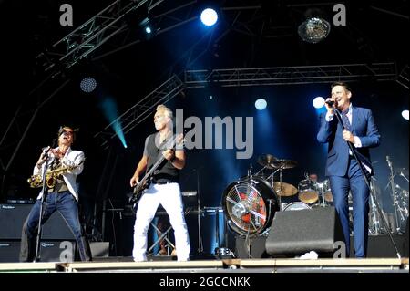 Ballet de Spandau se exécutant à Doncaster Racecourse , Doncaster Banque D'Images