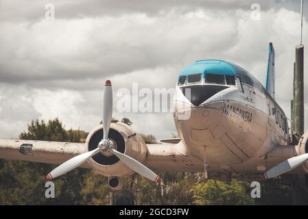 Avion retiré devant l'aéroport local fermé en Nouvelle-Zélande Banque D'Images