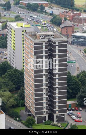 L'une des nombreuses vues sur le centre-ville de Leeds depuis le sommet du plus haut bâtiment du Yorkshire, « Altus House » Banque D'Images