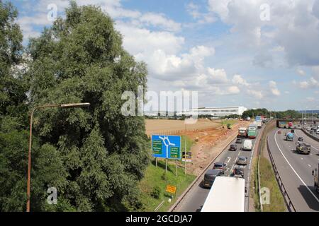 M25, sortie 25 et panneau à côté de Theobalds Park, Waltham Cross, proposé en août 2021 comme nouveau site Sunset film Studio à Hertfordshire Banque D'Images