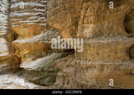 les formes anciennes naturelles du grès érodé dans les montagnes structure abstraite des roches Banque D'Images