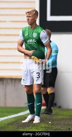 Easter Road Stadium.Édimbourg. Scotland.UK 8 août 21. Hibernian vs Ross County Scottish Premiership Match Hibernian Josh Doig vs Ross County Credit: eric mccowat/Alay Live News Banque D'Images