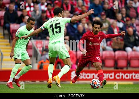 Mohamed Salah de Liverpool (à droite) en action pendant le match d'avant-saison à Anfield, Liverpool. Date de la photo: Dimanche 8 août 2021. Banque D'Images