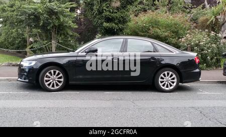 Une voiture Audi A6 TDI 2013 garée à Torquay, Devon, Angleterre, Royaume-Uni. Banque D'Images