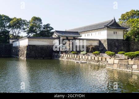 Porte principale du château d'Edo à Tokyo Banque D'Images