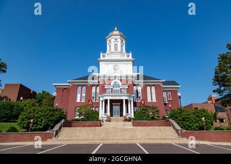 Bloomsburg, États-Unis. 08 août 2021. Le Carver Hall est vu le 8 août 2021 à l'université de Bloomsburg, en Pennsylvanie. Tous les étudiants doivent être testés pour la COVID-19 avant de se déplacer dans les halls de résidence. (Photo de Paul Weaver/Sipa USA) crédit: SIPA USA/Alay Live News Banque D'Images