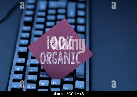 Texte d'écriture 100 % organique. Les ingrédients de la vitrine d'affaires sont certifiés sans additifs alimentaires artificiels entrant le mot-clé et la description de l'image Banque D'Images