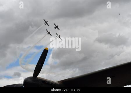 L'équipe de Blades Aerobatic réalise des affichages aériens exaltants Banque D'Images