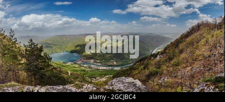 Drina Canyon et le panorama du lac Perucac Banque D'Images