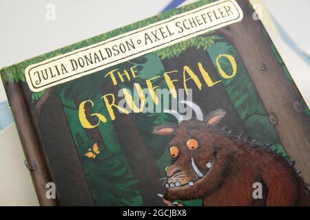 LONDRES, Royaume-Uni - août 2021 : gros plan de la couverture du livre pour enfants gruffalo Banque D'Images