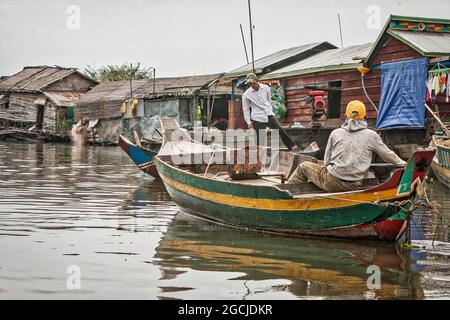 Tonle SAP, Cambodge, pêcheurs, Asie Banque D'Images