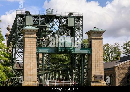 Schiffshebewerk, Henichenburg Old Boat Lift, site du patrimoine industriel sur le canal EMS de Dortmund, Waltrop, Rhénanie-du-Nord-Westphalie, Allemagne Banque D'Images