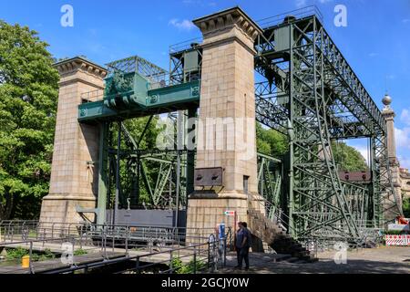 Schiffshebewerk, Henichenburg Old Boat Lift, site du patrimoine industriel sur le canal EMS de Dortmund, Waltrop, Rhénanie-du-Nord-Westphalie, Allemagne Banque D'Images