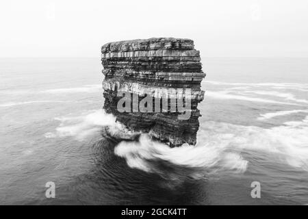 Downpatrick Head, pile de la mer de Dún Brit Banque D'Images