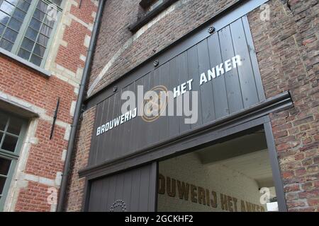 MECHELEN, BELGIQUE, 1er AOÛT 2021 : vue extérieure de la brasserie 'Het Anker' de Mechelen. C'est l'une des plus anciennes brasseries de Belgique et abrite le pape Banque D'Images