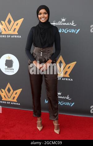 Marina Del Rey, CA. 8 août 2021. Halima Aden aux arrivées des héritiers du 4e Prix international annuel des femmes de pouvoir d'Afrika, Marina del Rey Marriott, Marina Del Rey, CA 8 août 2021. Crédit : Priscilla Grant/Everett Collection/Alay Live News Banque D'Images